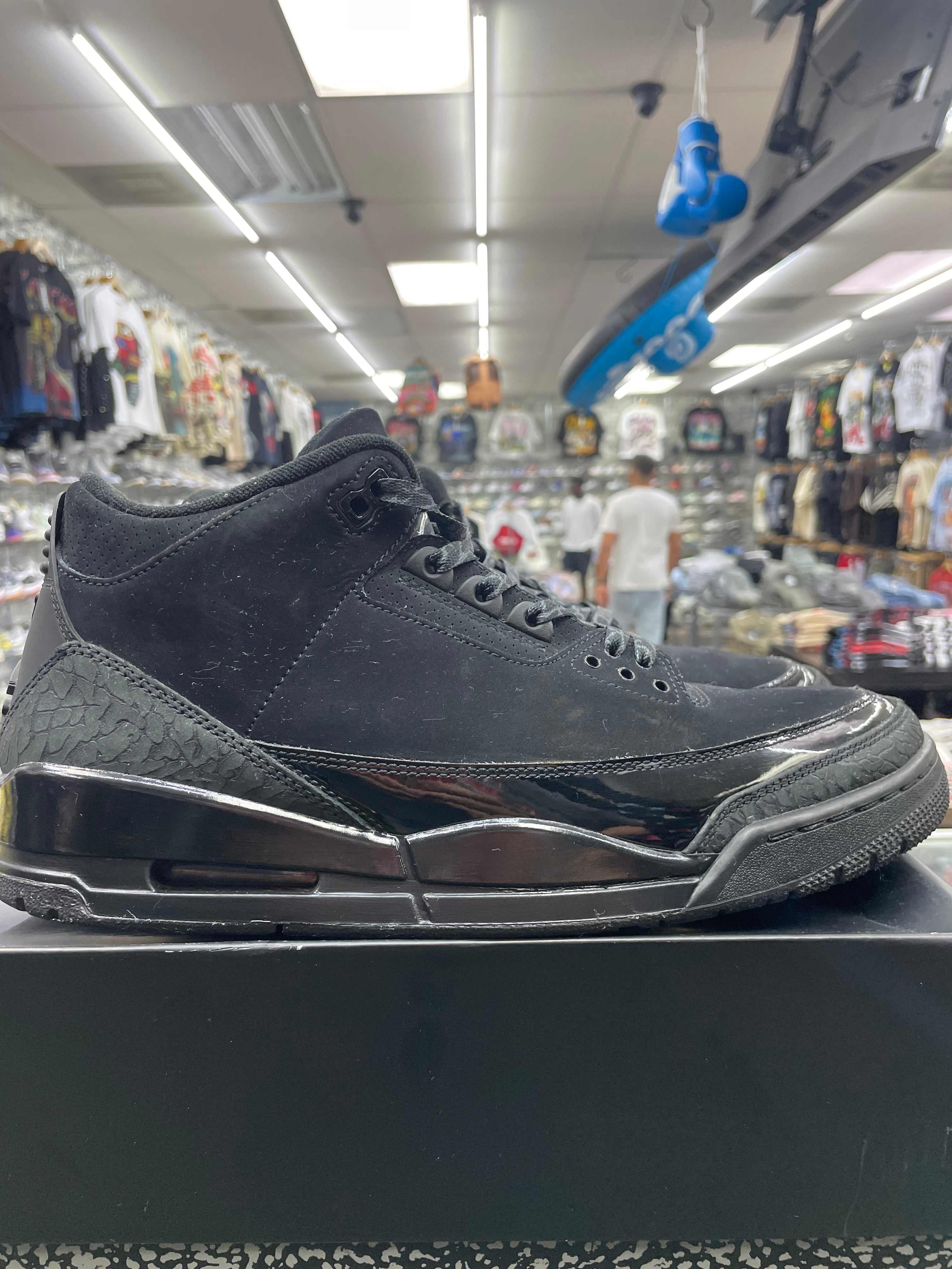 Air Jordan Retro 3 “Black Cat” *Size 11.5 Preowned* (CT8532-001)