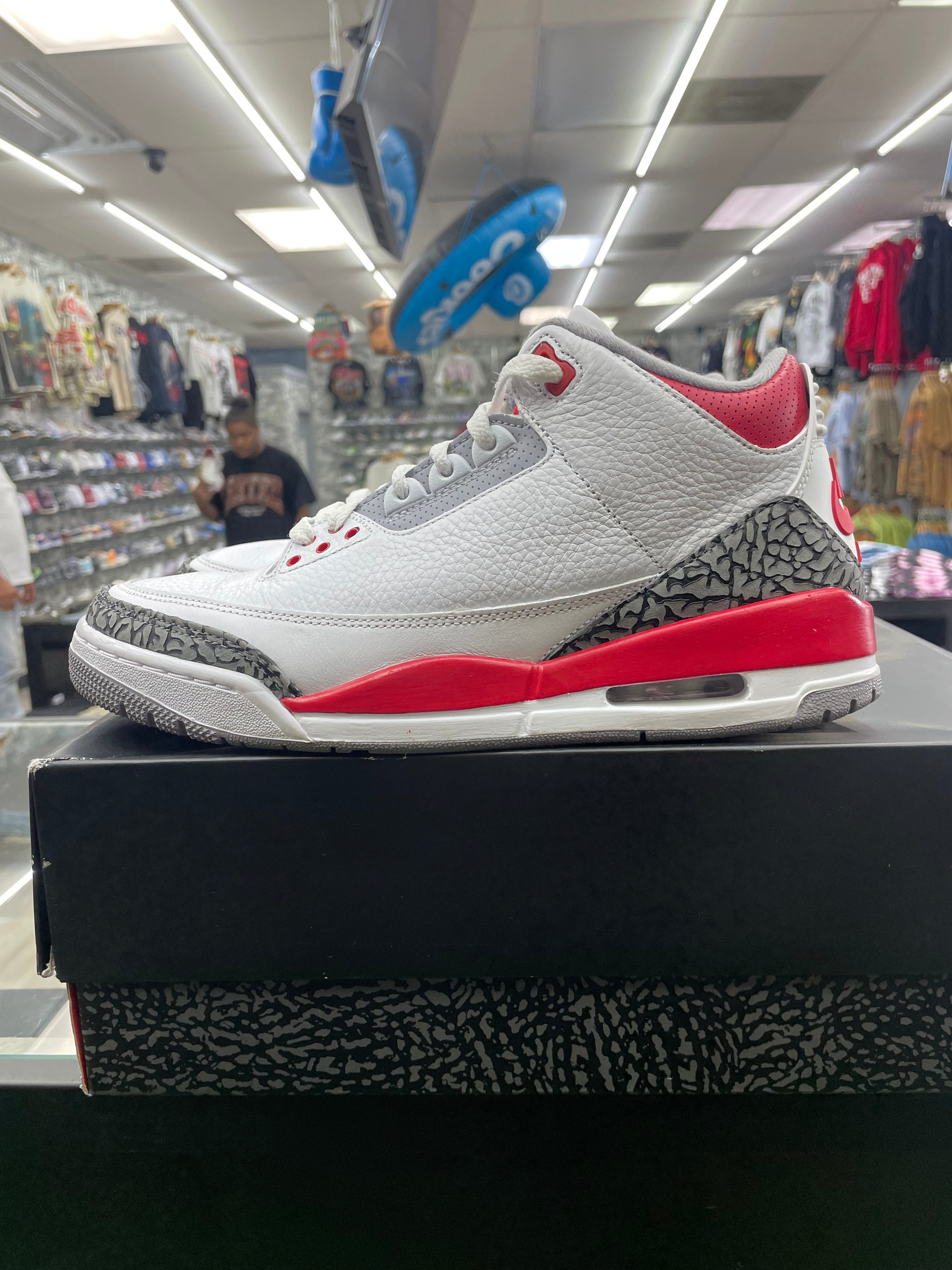 Air Jordan Retro 3 “Fire Red” *Size 10 Preowned* (DN3707-160)