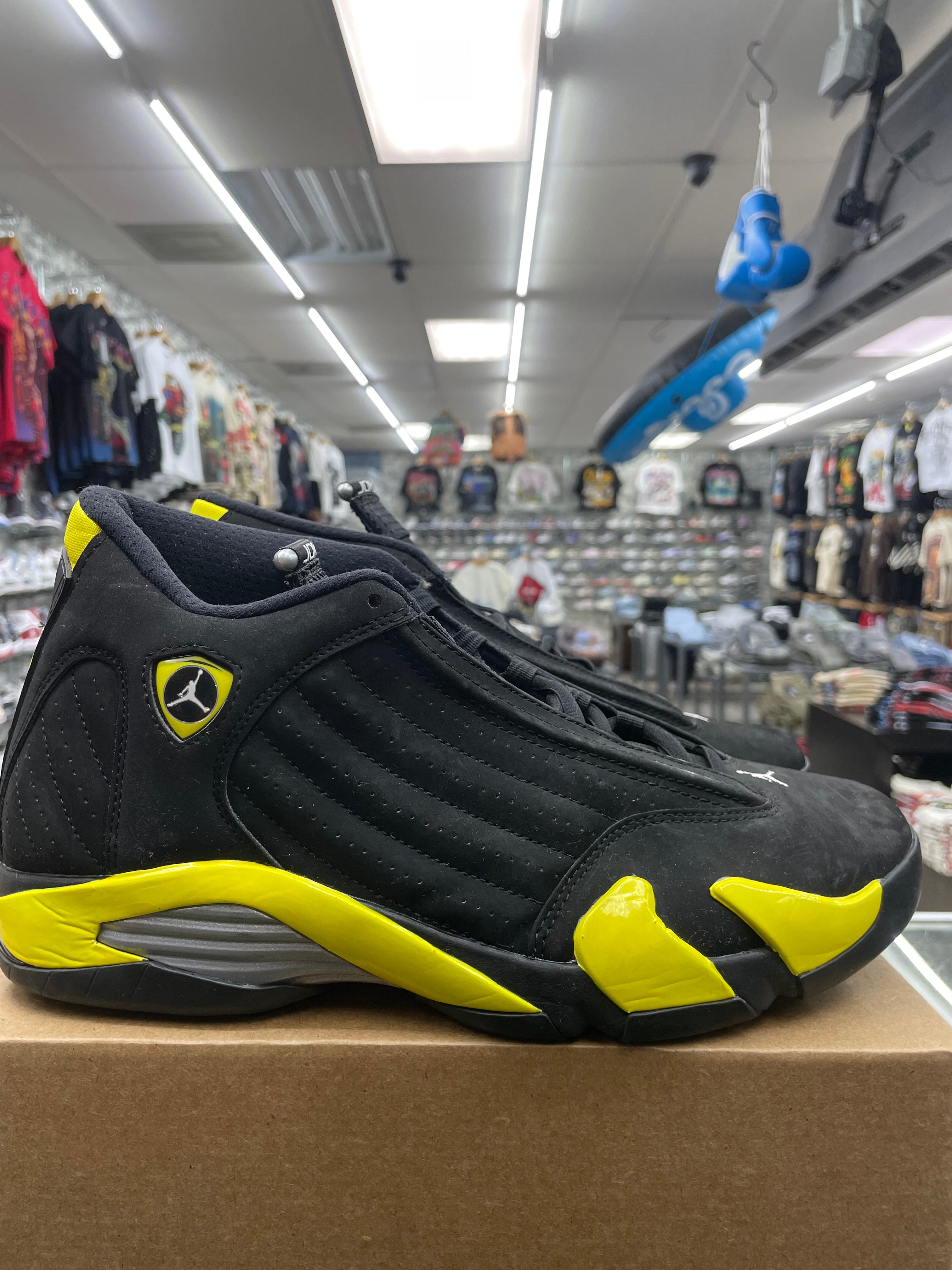 Air Jordan Retro 14 “Thunder” *Size 11 Preowned* (487471-070)