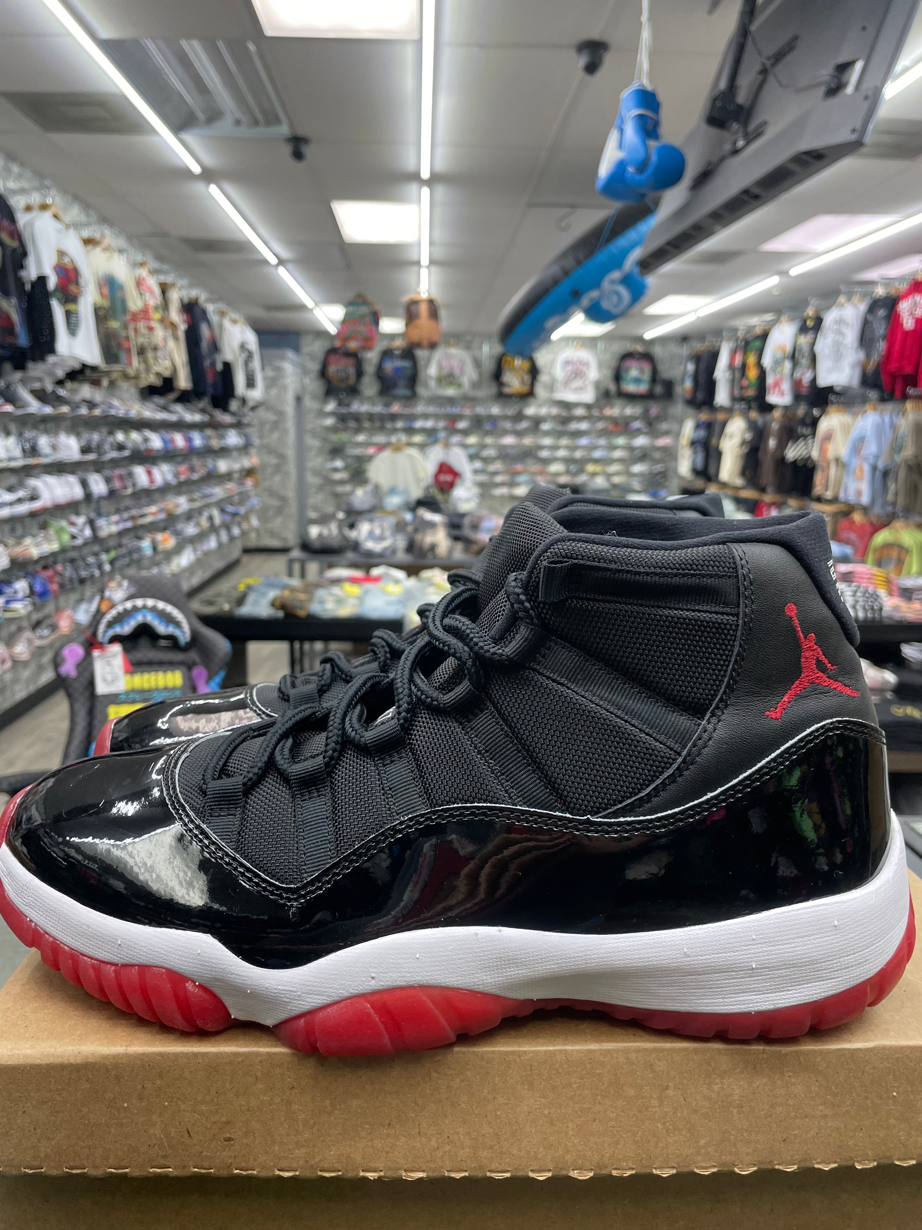 Air Jordan Retro 11 “Playoffs Bred” *Size 12 Preowned* (378037-061)