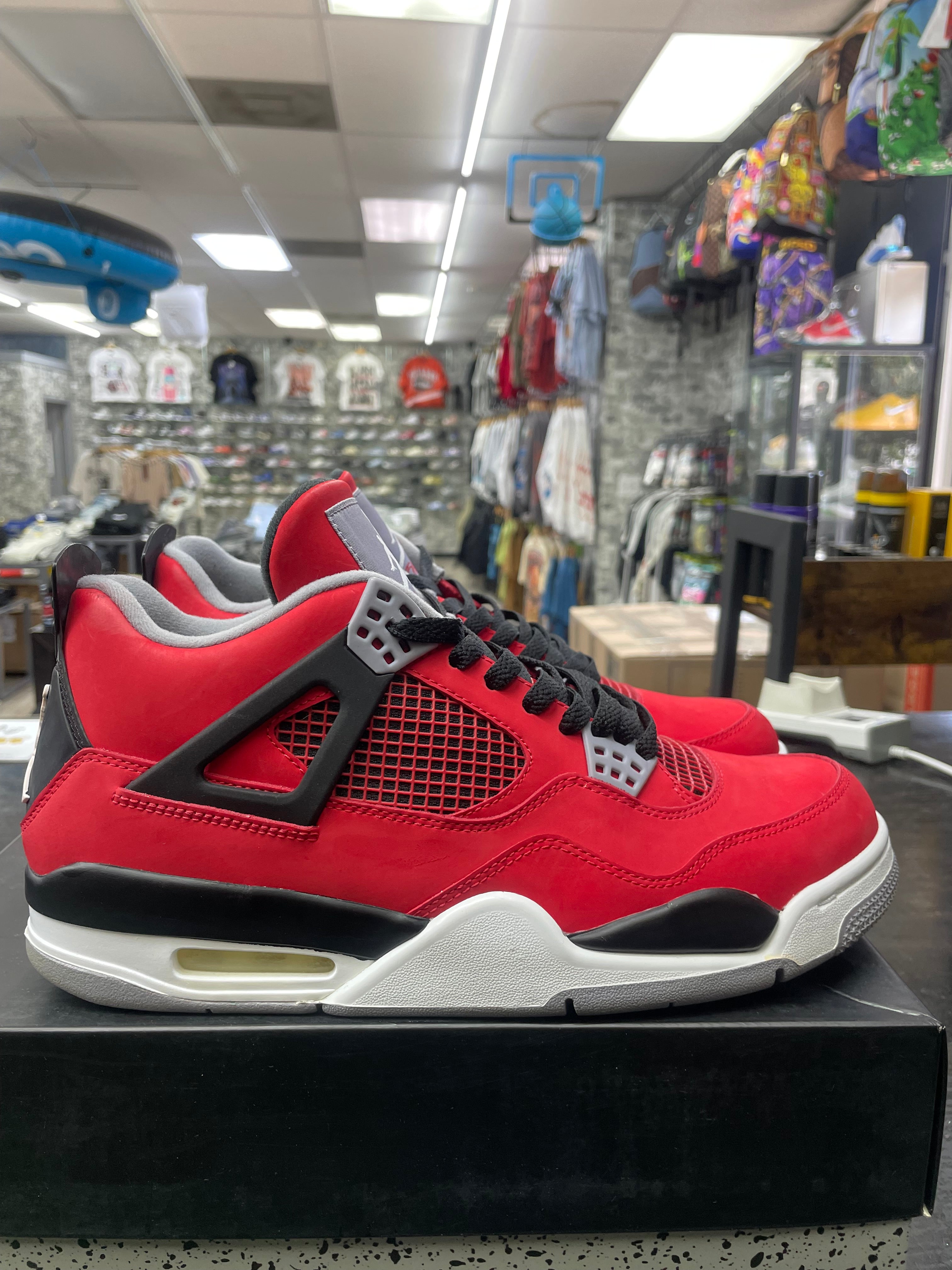Air Jordan Retro 4  “Toro Bravo” *Size 10.5 Preowned* (308497-603)