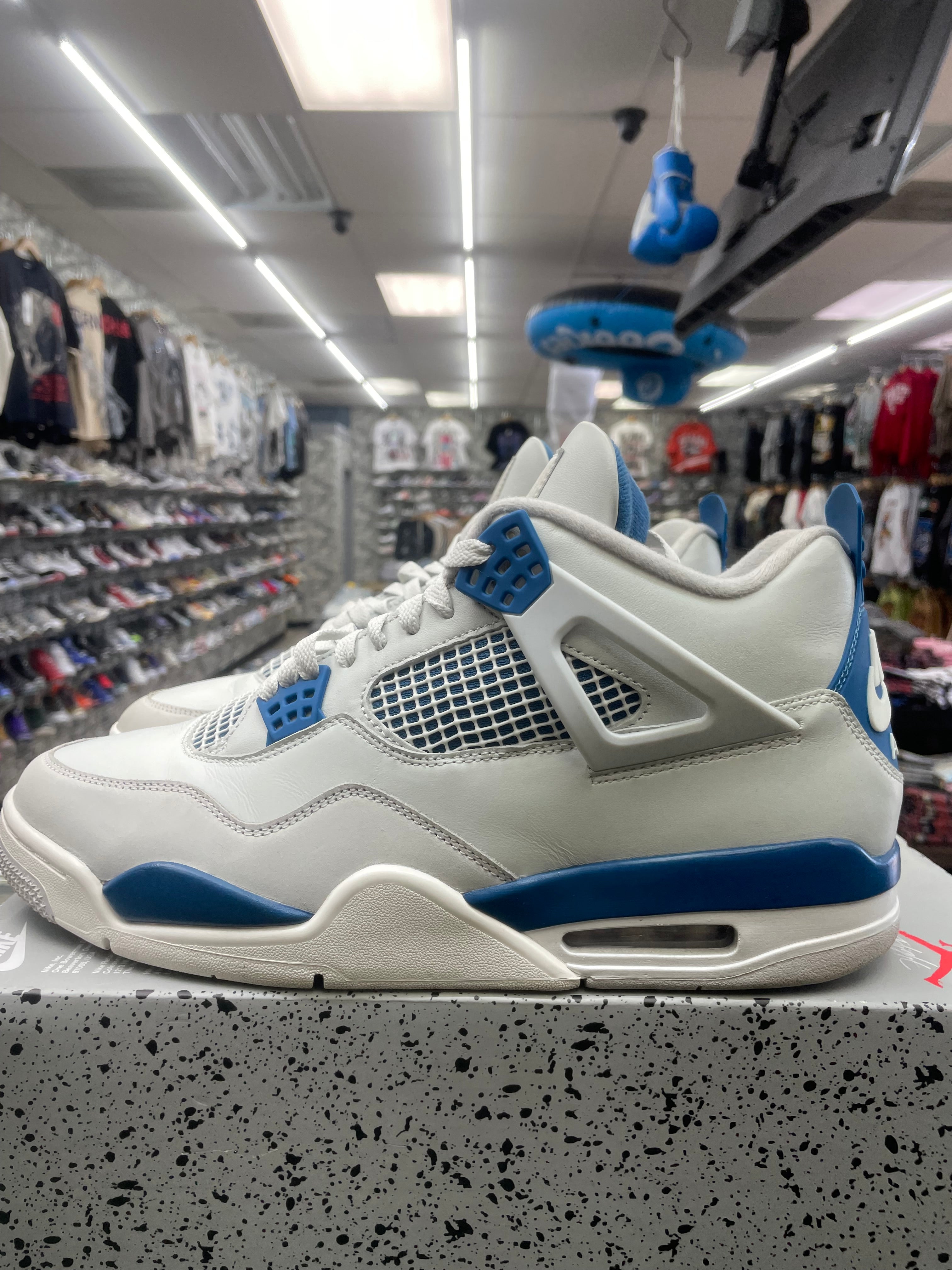 Air Jordan Retro 4 “Military Blue” *Size 12.5 Preowned* (FV5029-141)