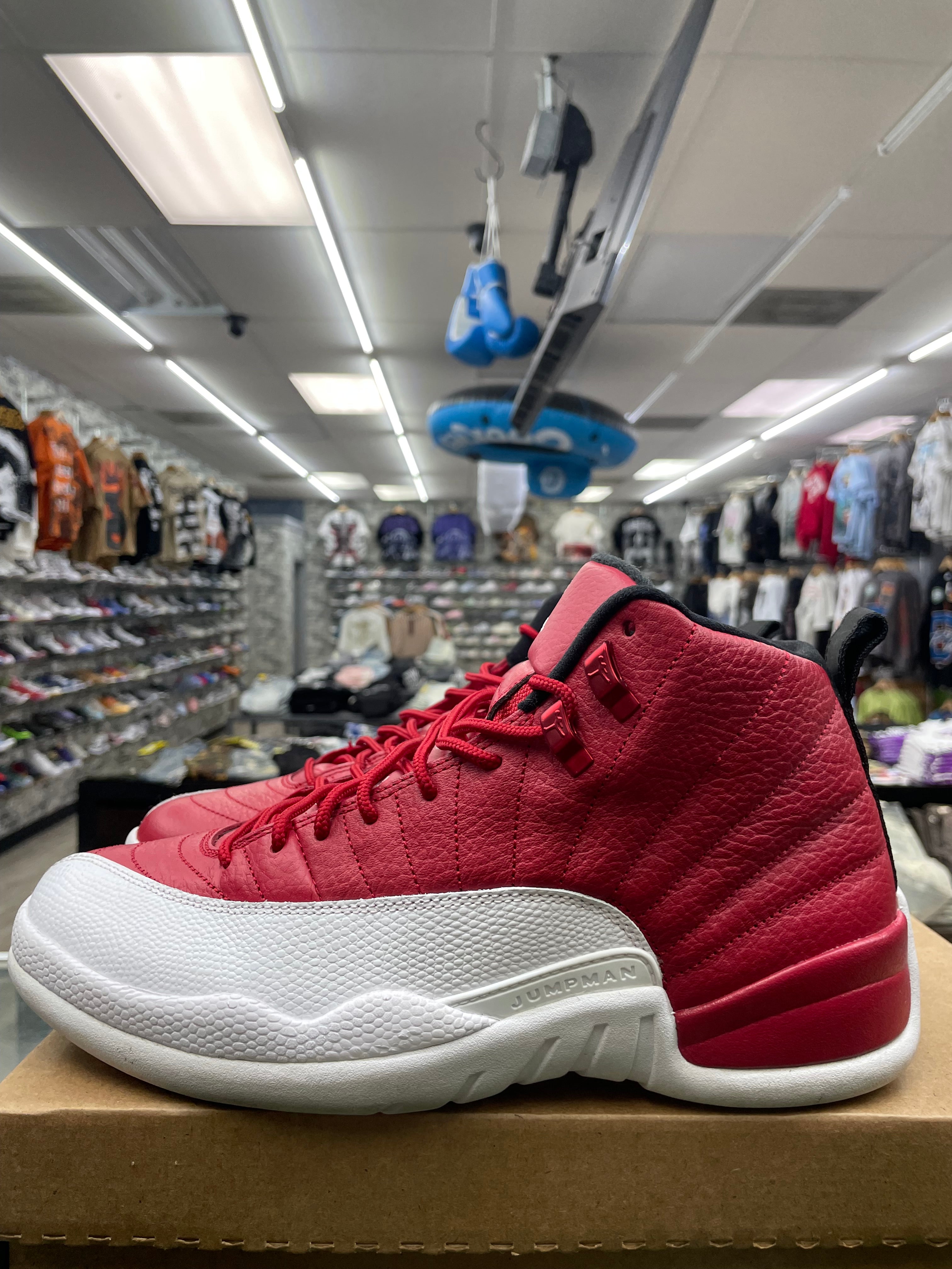 Air Jordan Retro 12 “Gym Red” *Size 9.5 Preowned* (130690-600)