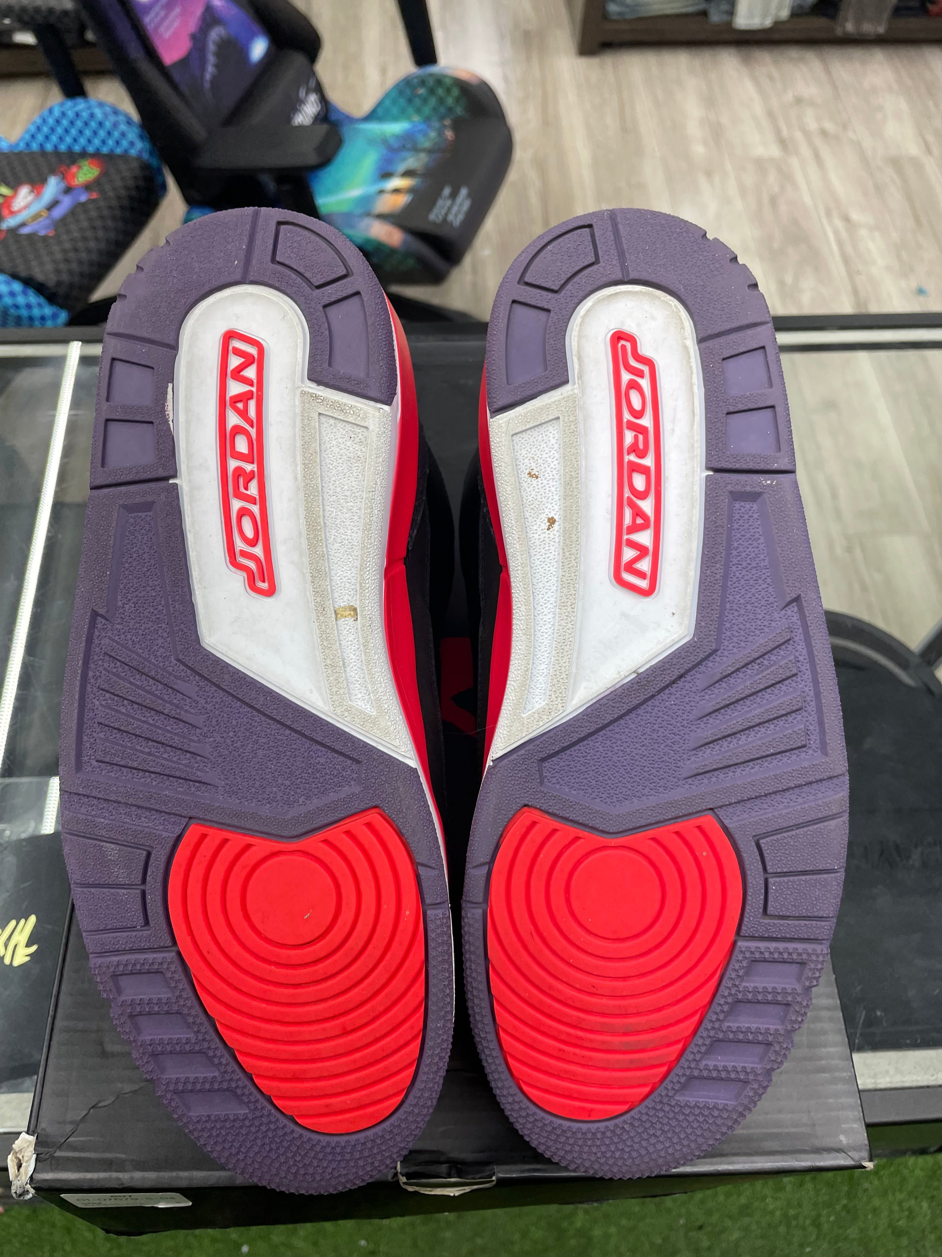 Air Jordan Retro 3 “Crimson” *Size 9 Preowned* (136064-005)