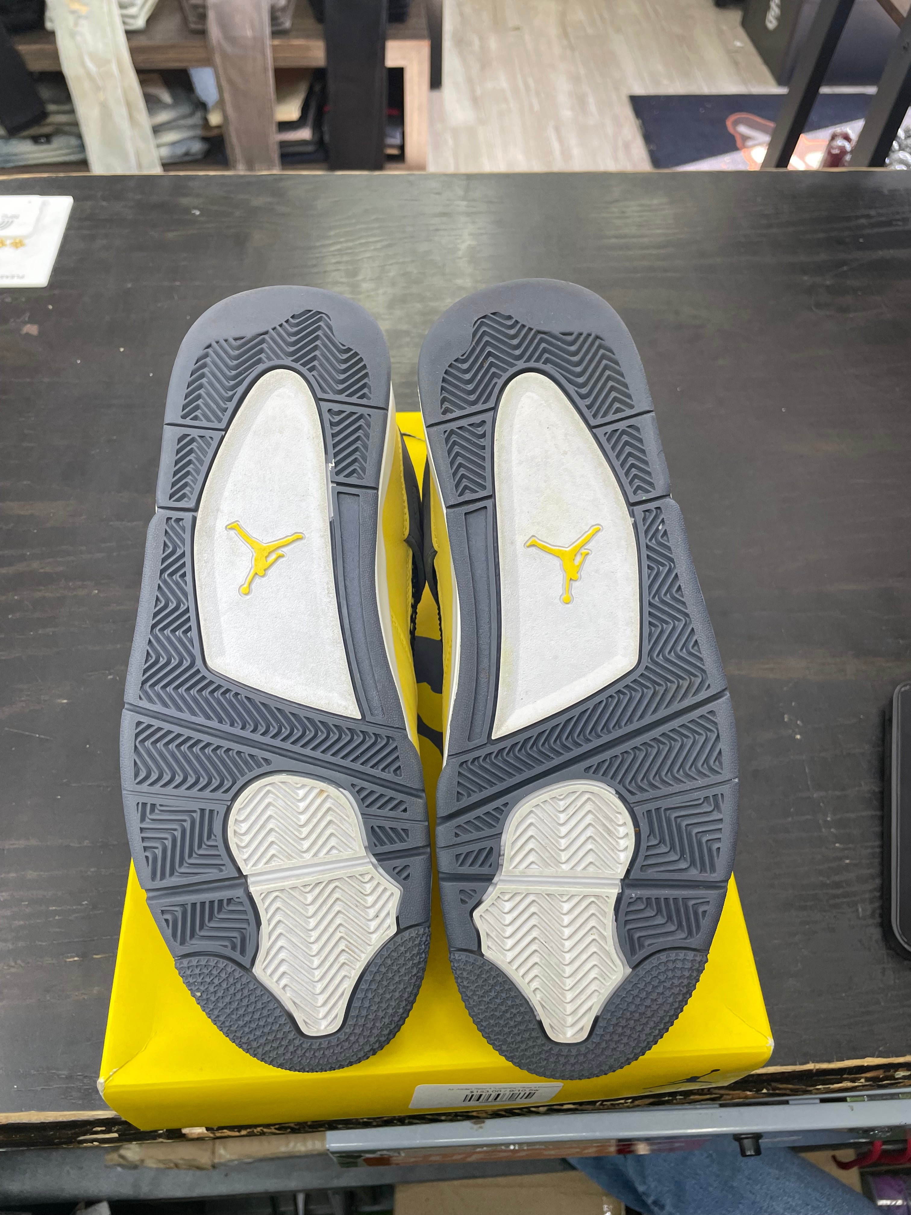 Air Jordan Retro 4 “Lighting” *Size 9 Preowned* (CT8527-700)