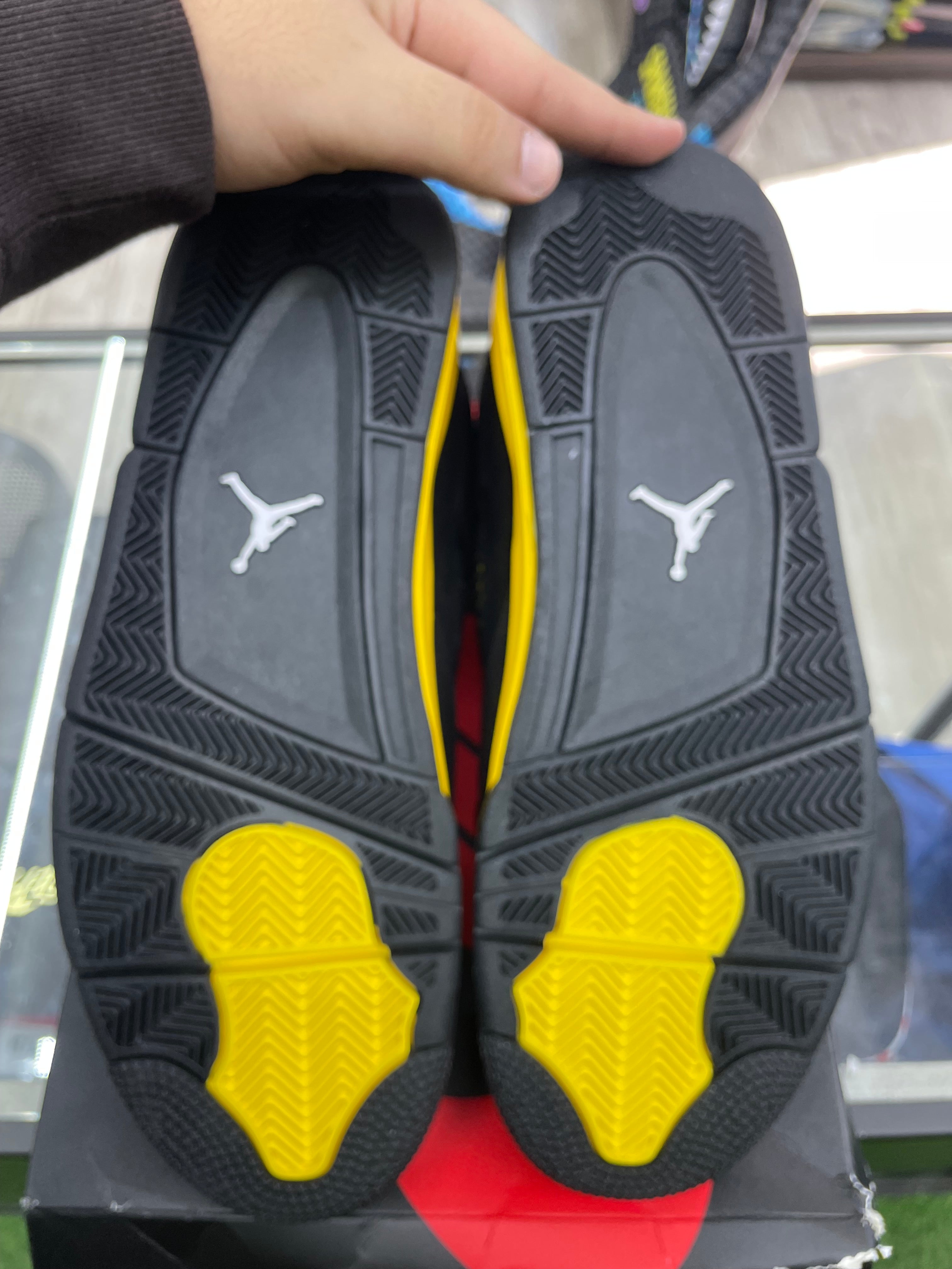 Air Jordan Retro 4 “Thunder” *Size 13  Preowned* (DH6927-017)