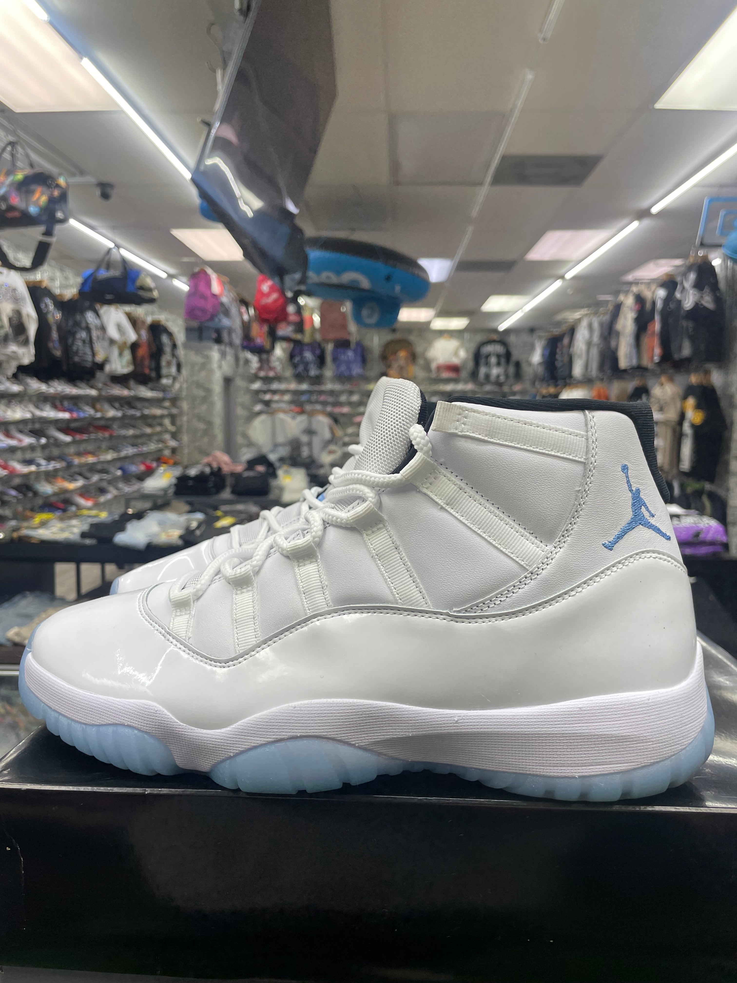 Air Jordan Retro 11 “Legend Blue” *Size 12 Preowned* (CT8012-104)