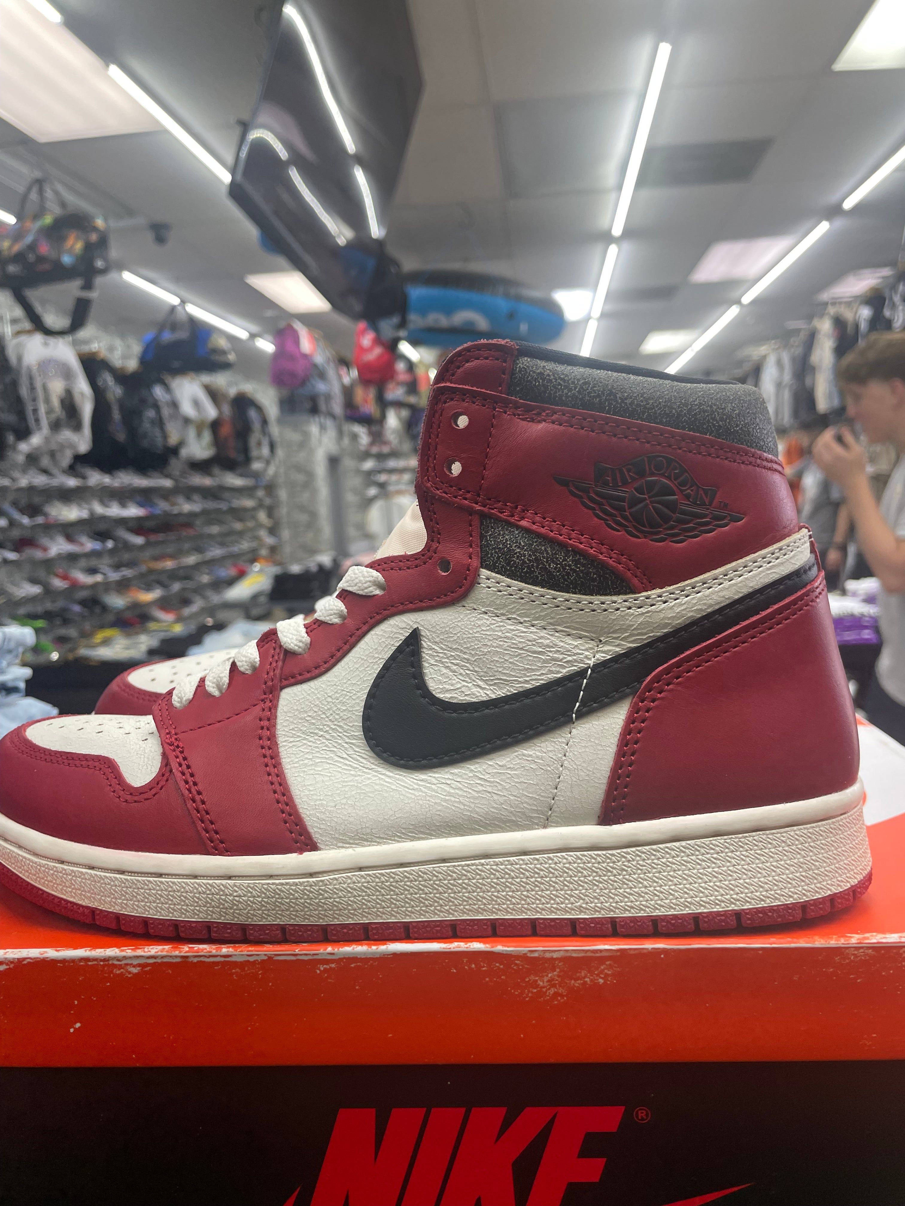 Air Jordan 1 “Chicago Lost And Found” *Size 9.5 Preowned* (DZ5485-612)