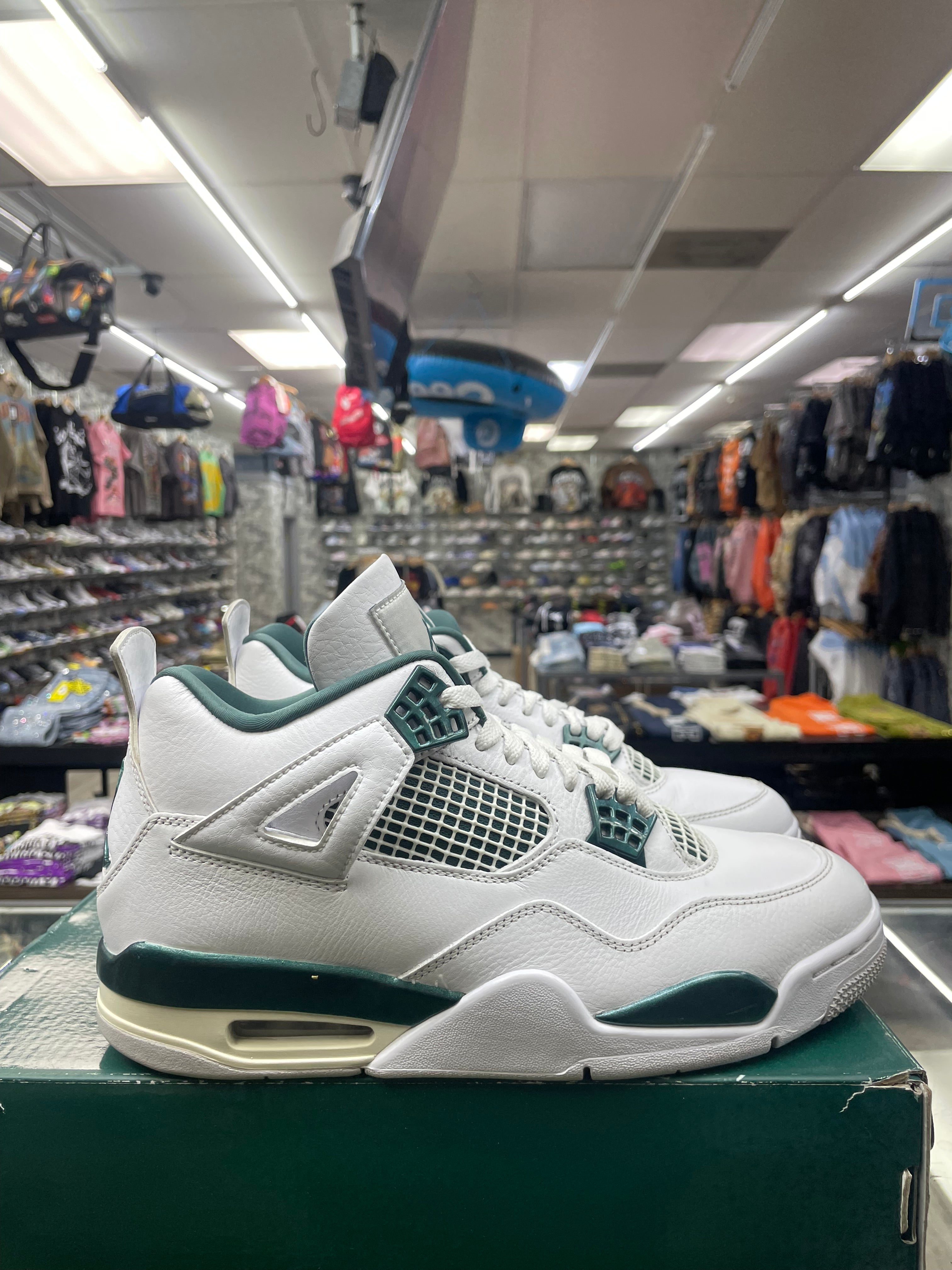 Air Jordan Retro 4 “Oxidized Green” *Size 9 Preowned*