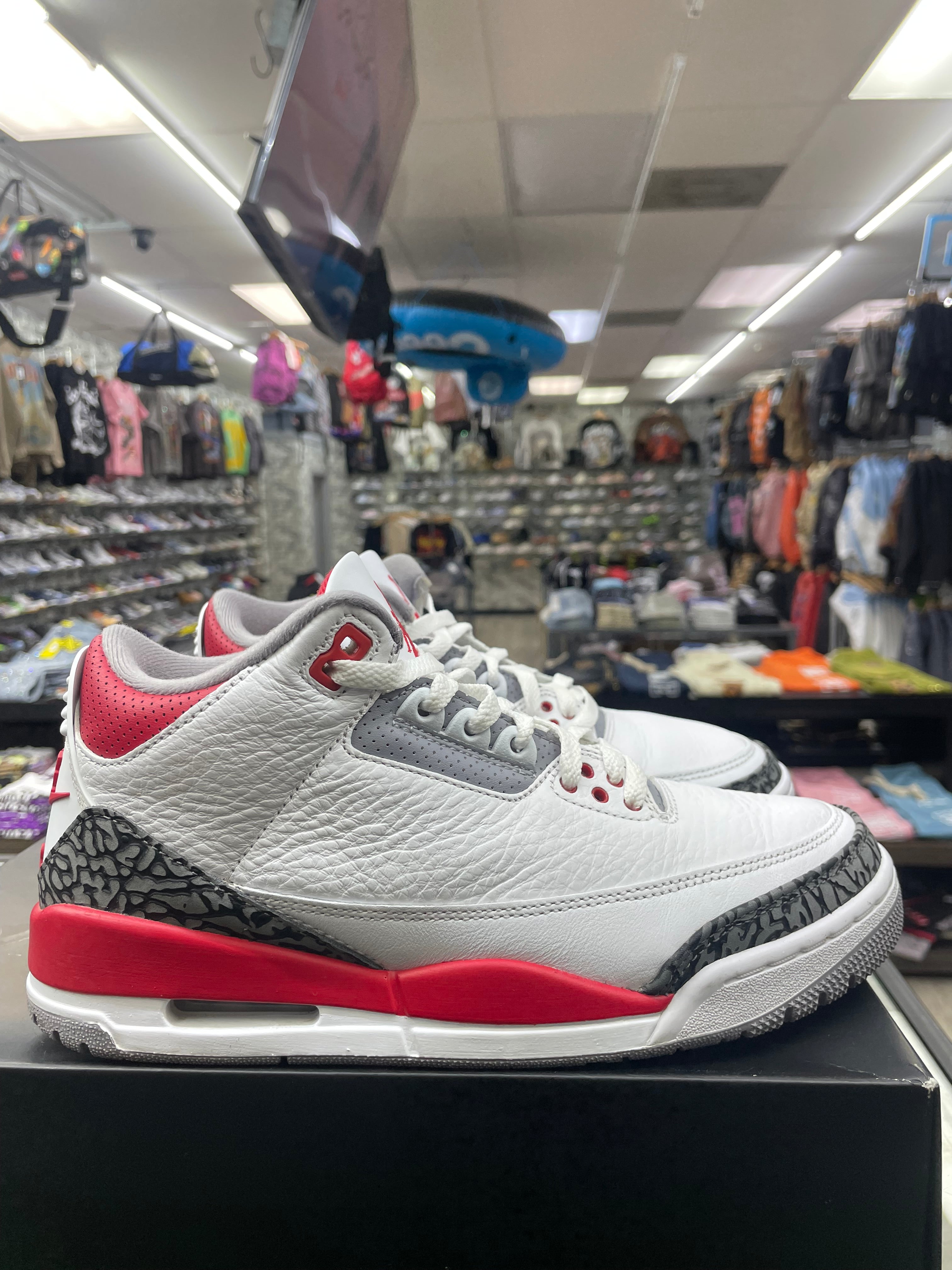 Air Jordan Retro 3 “Fire Red” *Size 8 Preowned*