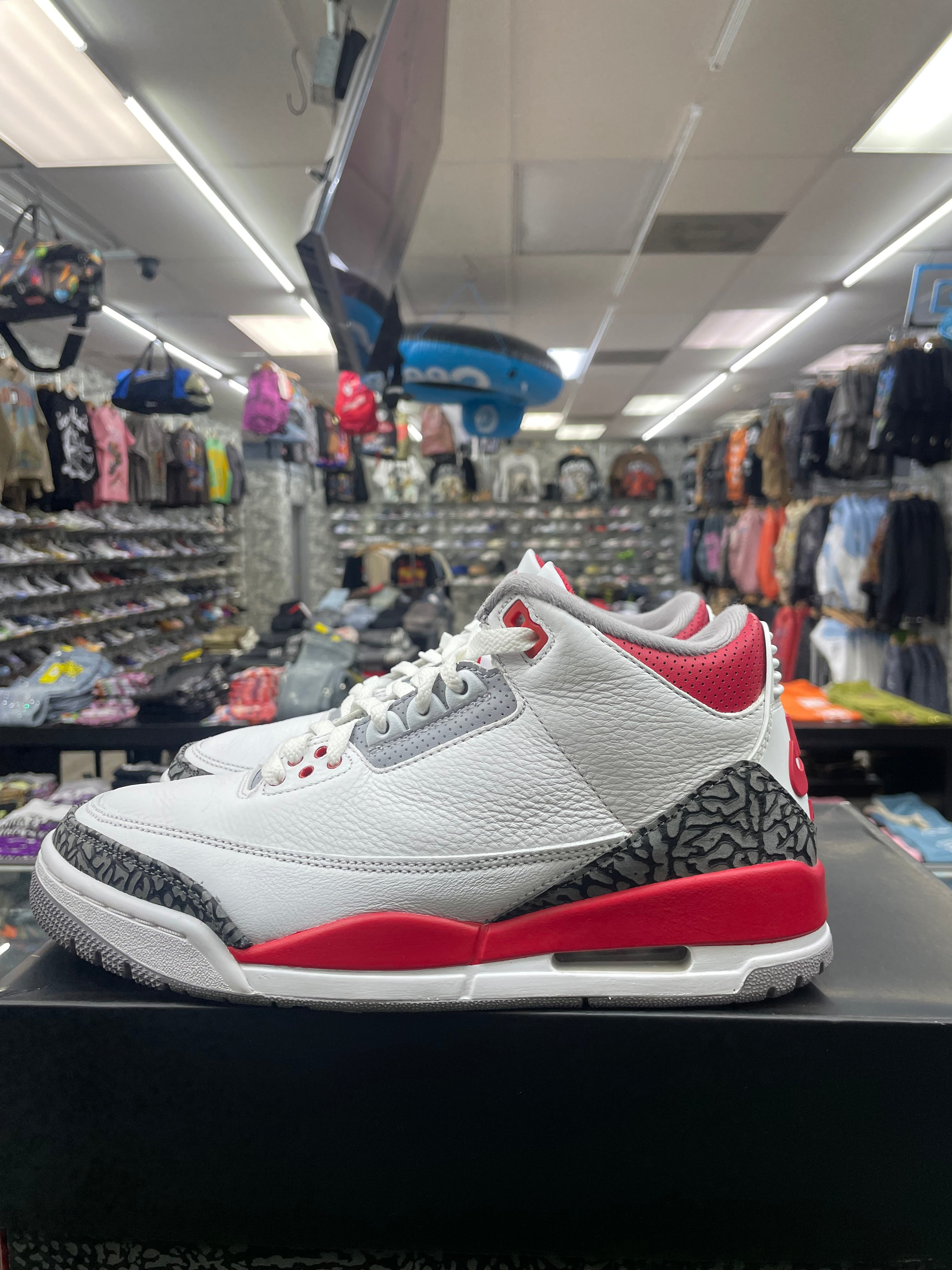 Air Jordan Retro 3 “Fire Red” *Size 8 Preowned*