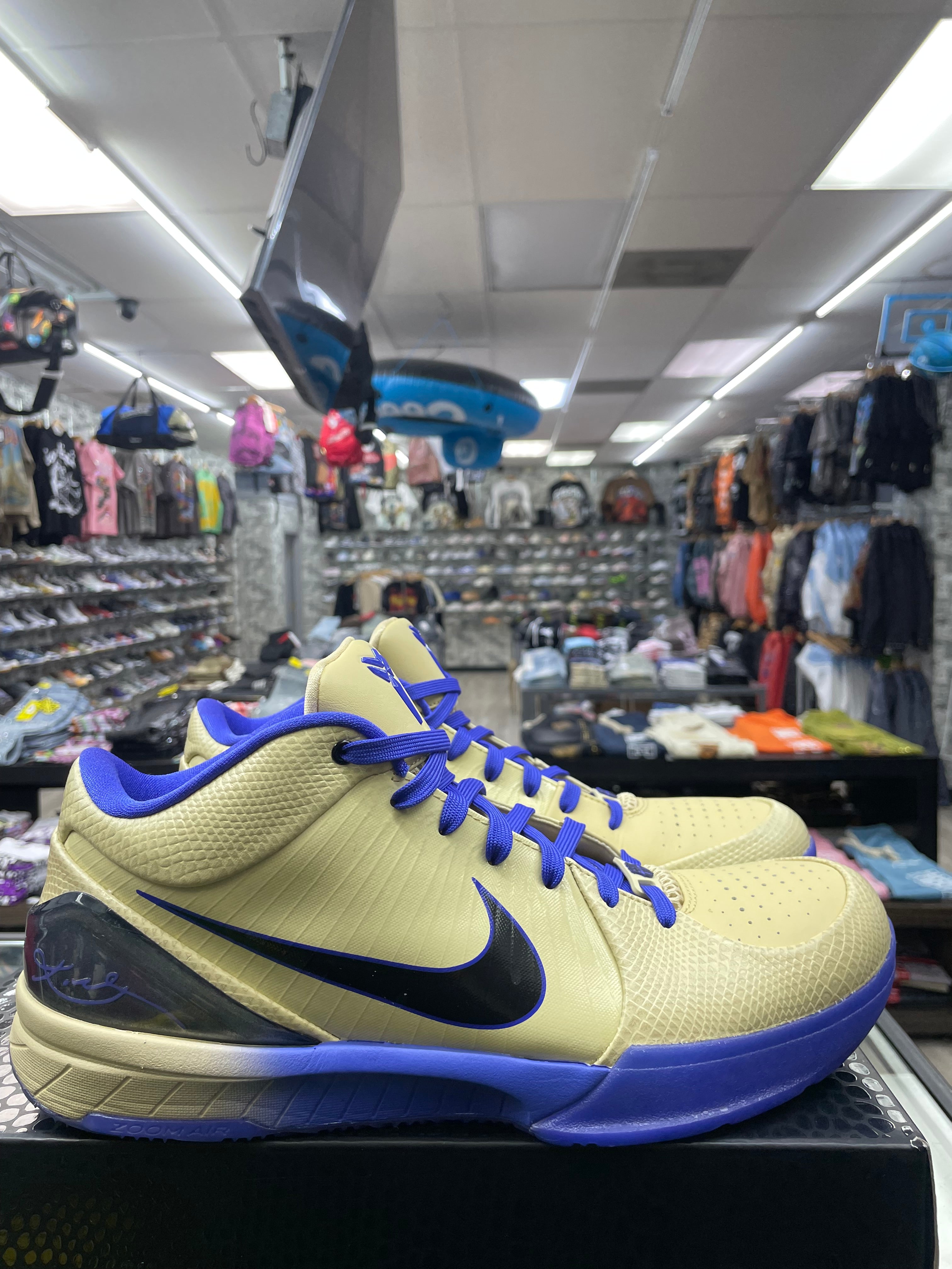 Nike Kobe 4 Protro “FC Barcelona Team Gold” *Size 13 Preowned*