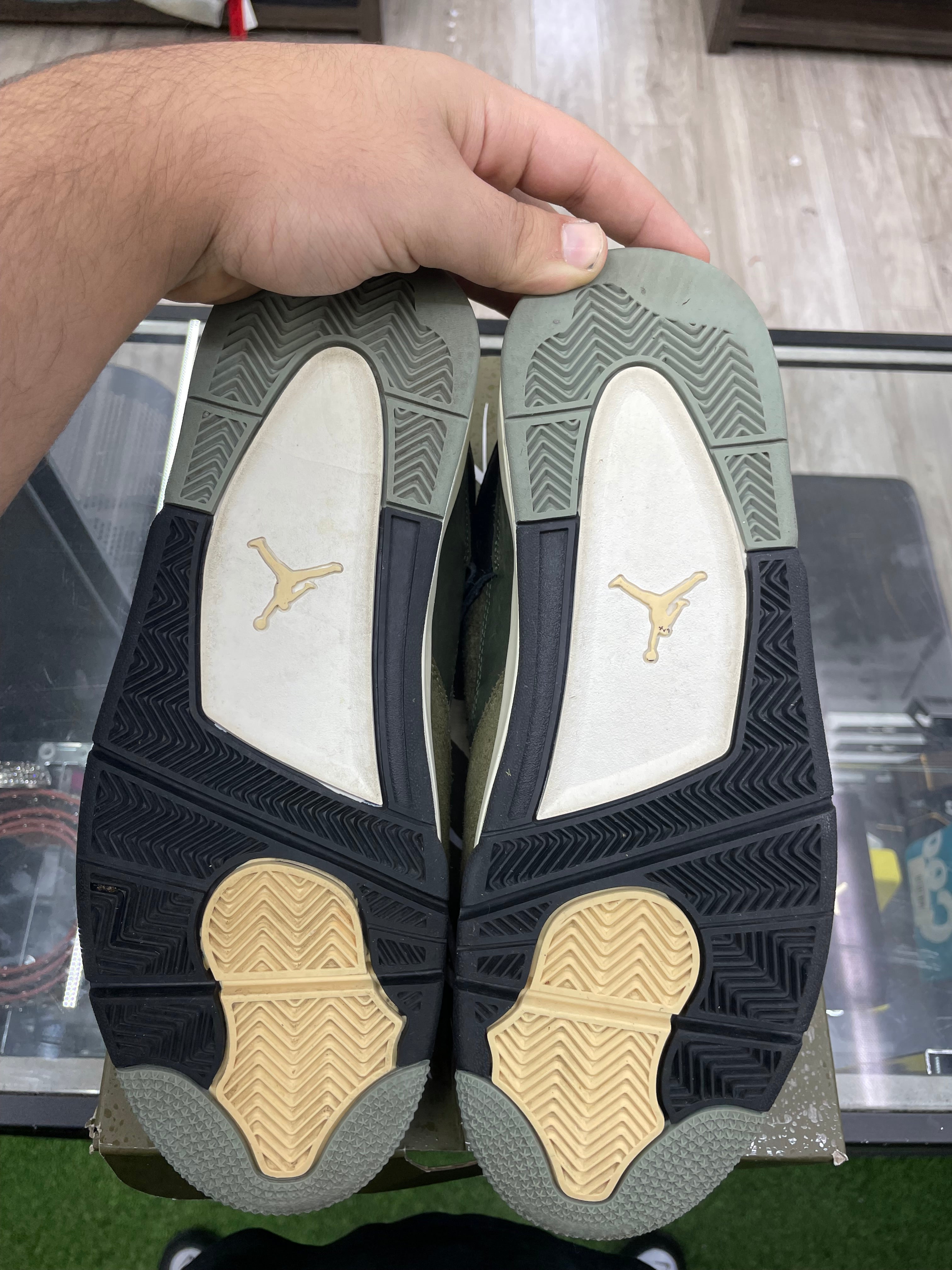 Air Jordan Retro 4 “Craft Medium Olive *Size 11 Preowned*