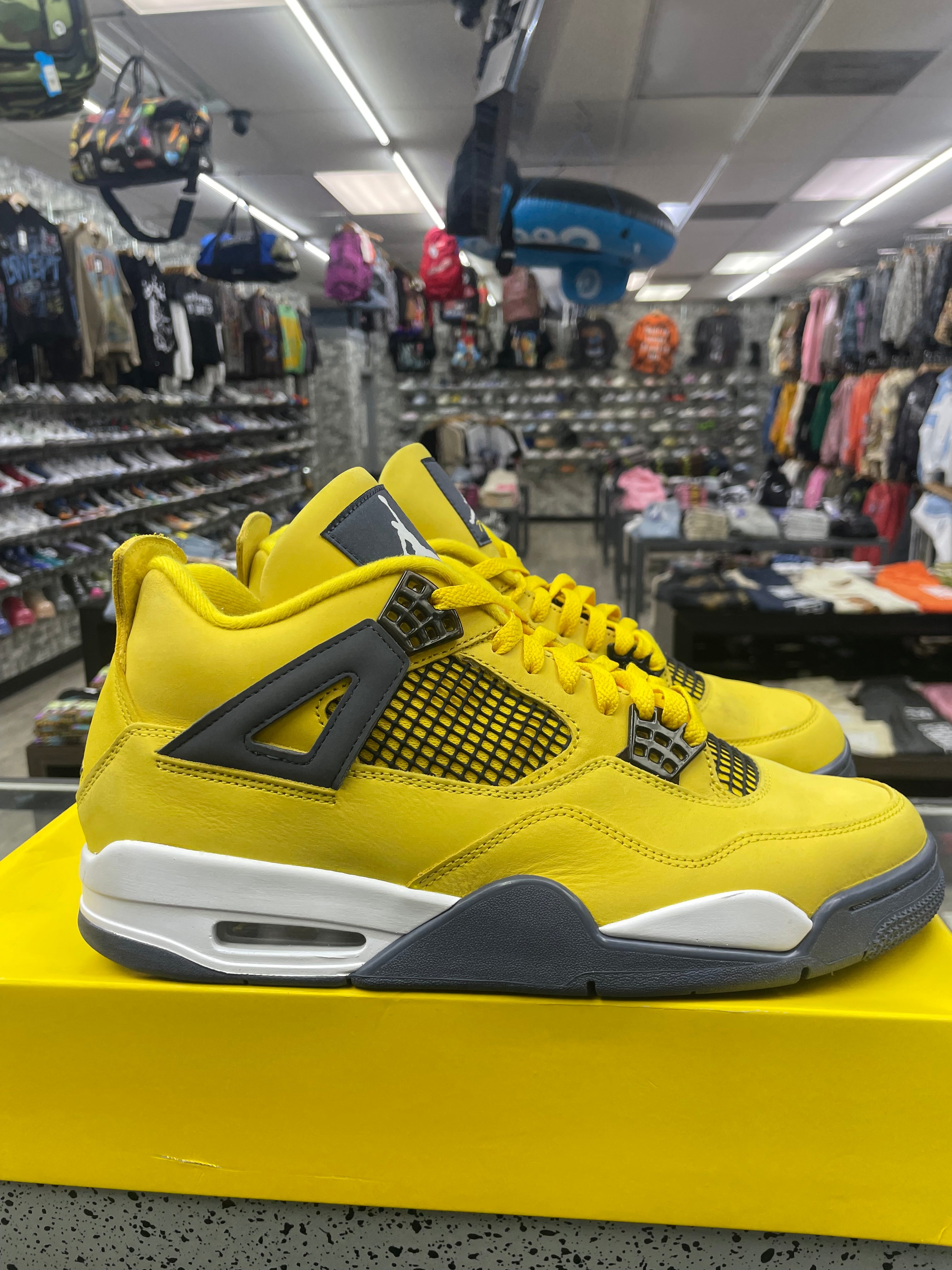 Air Jordan Retro 4 “Lighting” *Size 11.5 Preowned*