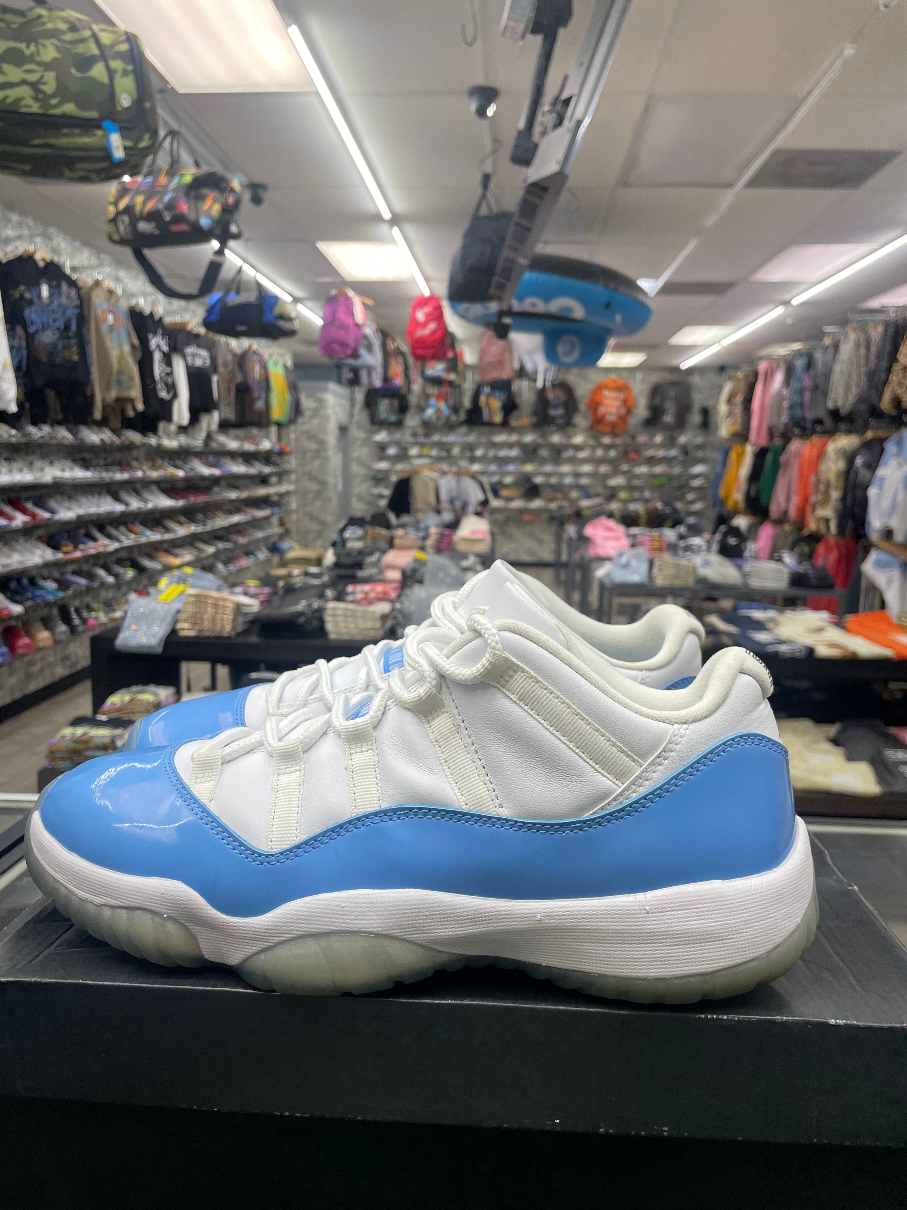 Air jordan Retro 11 “University Blue” *Size 10 Preowned*