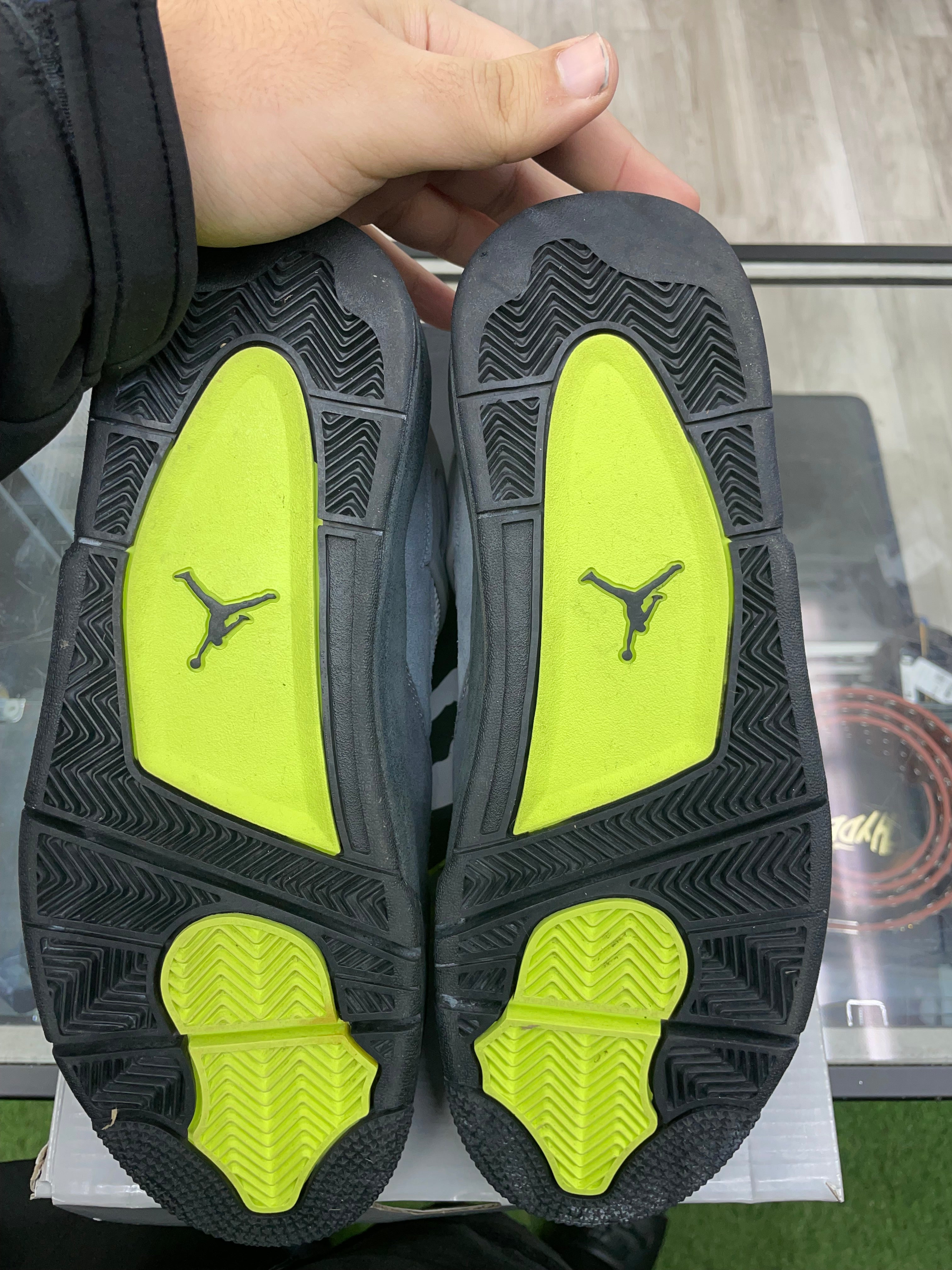 Air Jordan Retro 4 “SE 95 Neon” *Size 10 Preowned*