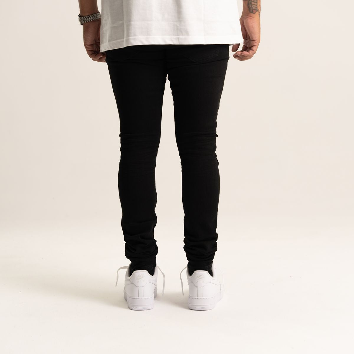 Reveer “Black Cutted” Jeans