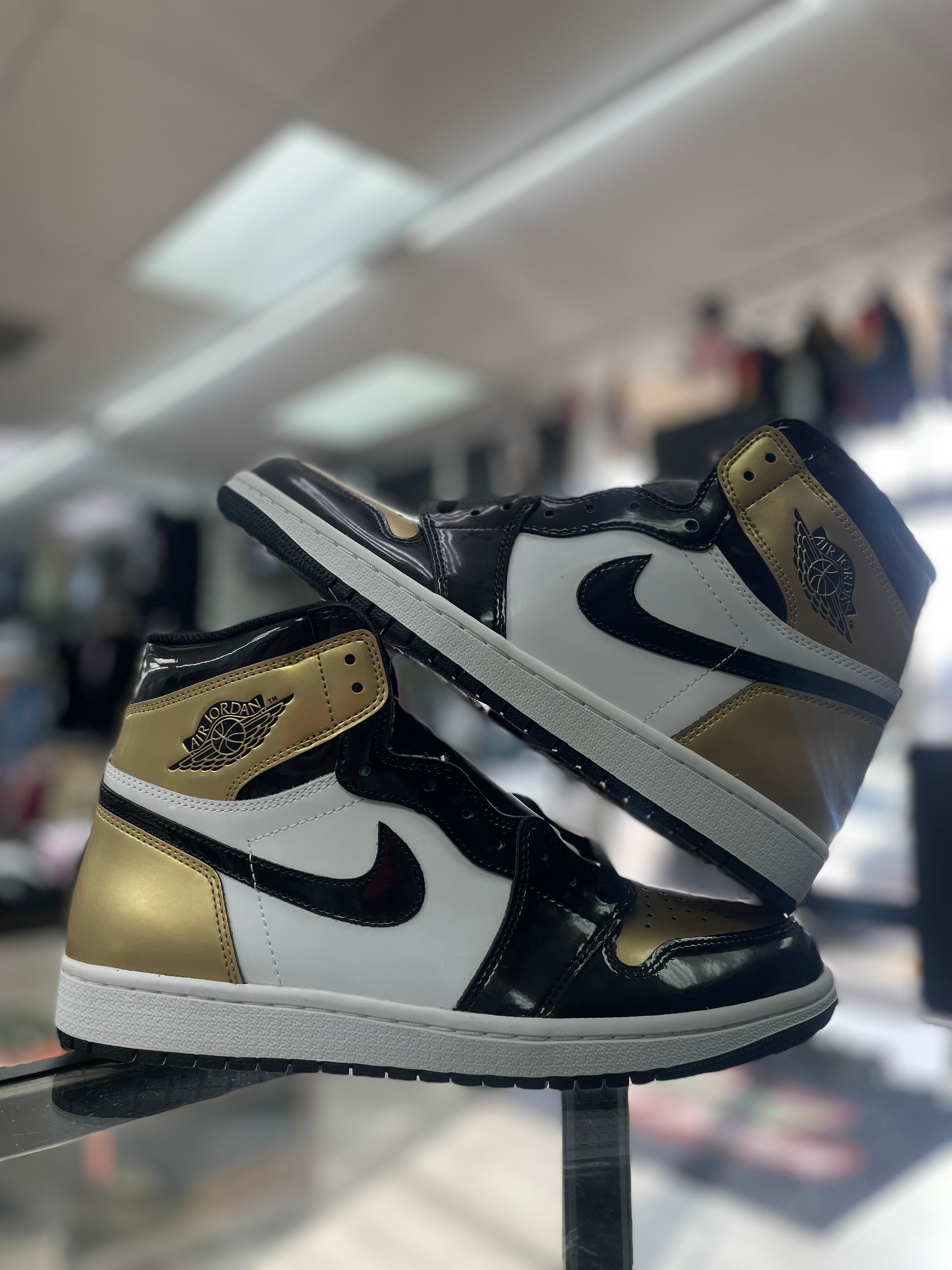 AIr Jordan Retro 1 “Patent Gold Toe”