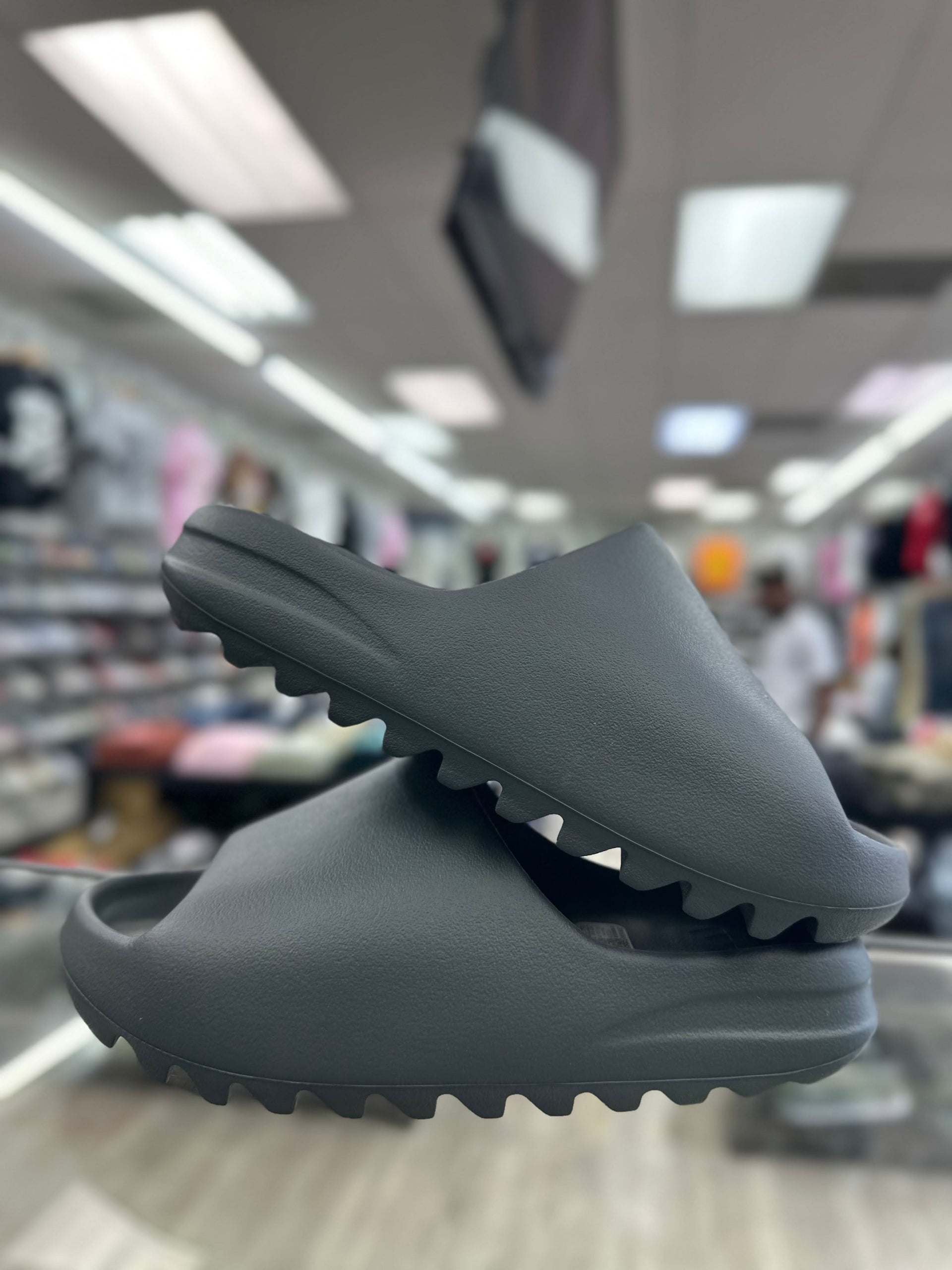 Yeezy preschool 2025 size 2.5