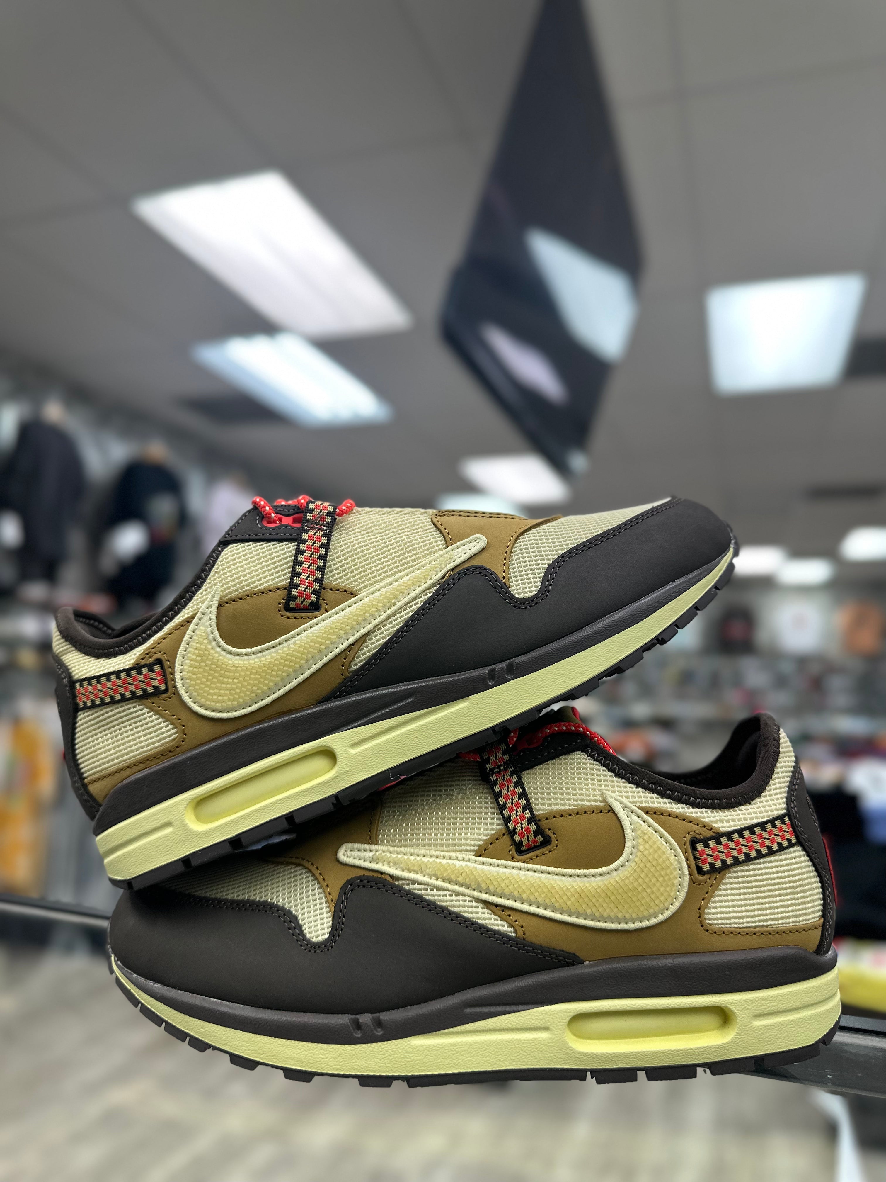 Nike Air Max 1 X Travis Scott "Baroque Brown"