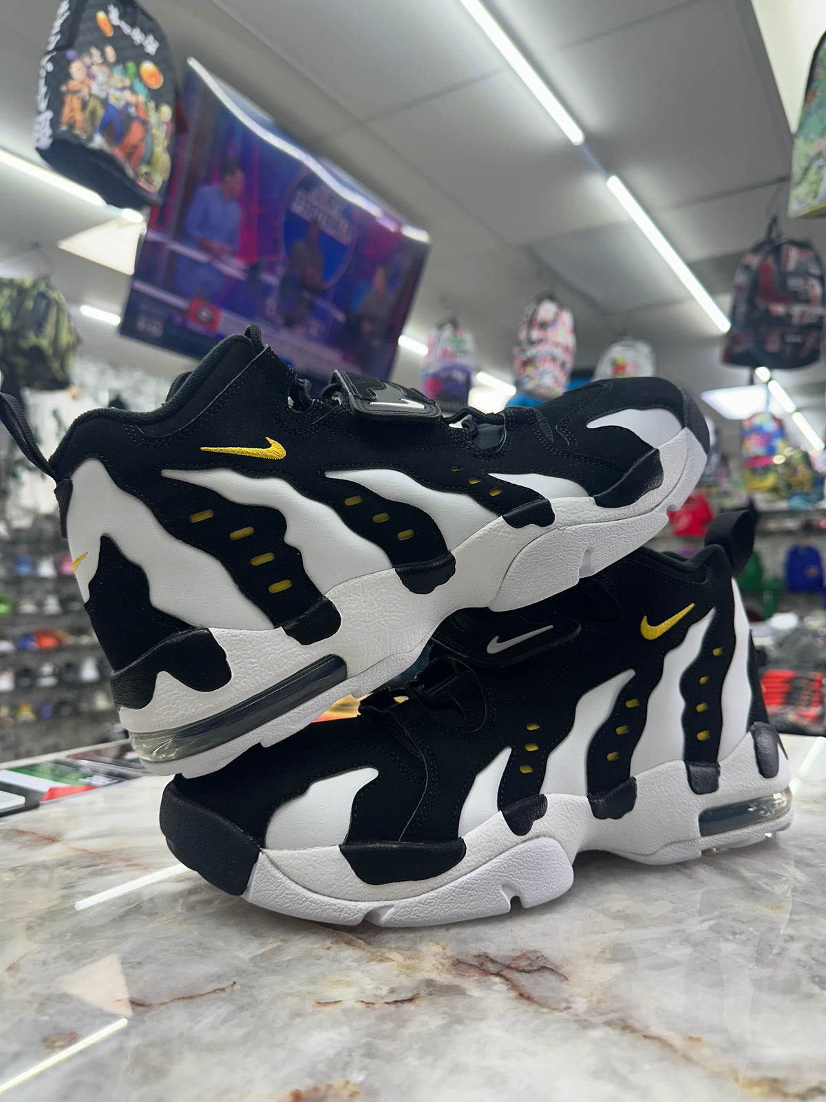 Nike Air DT Max ‘96 "Black White” HM8249-001