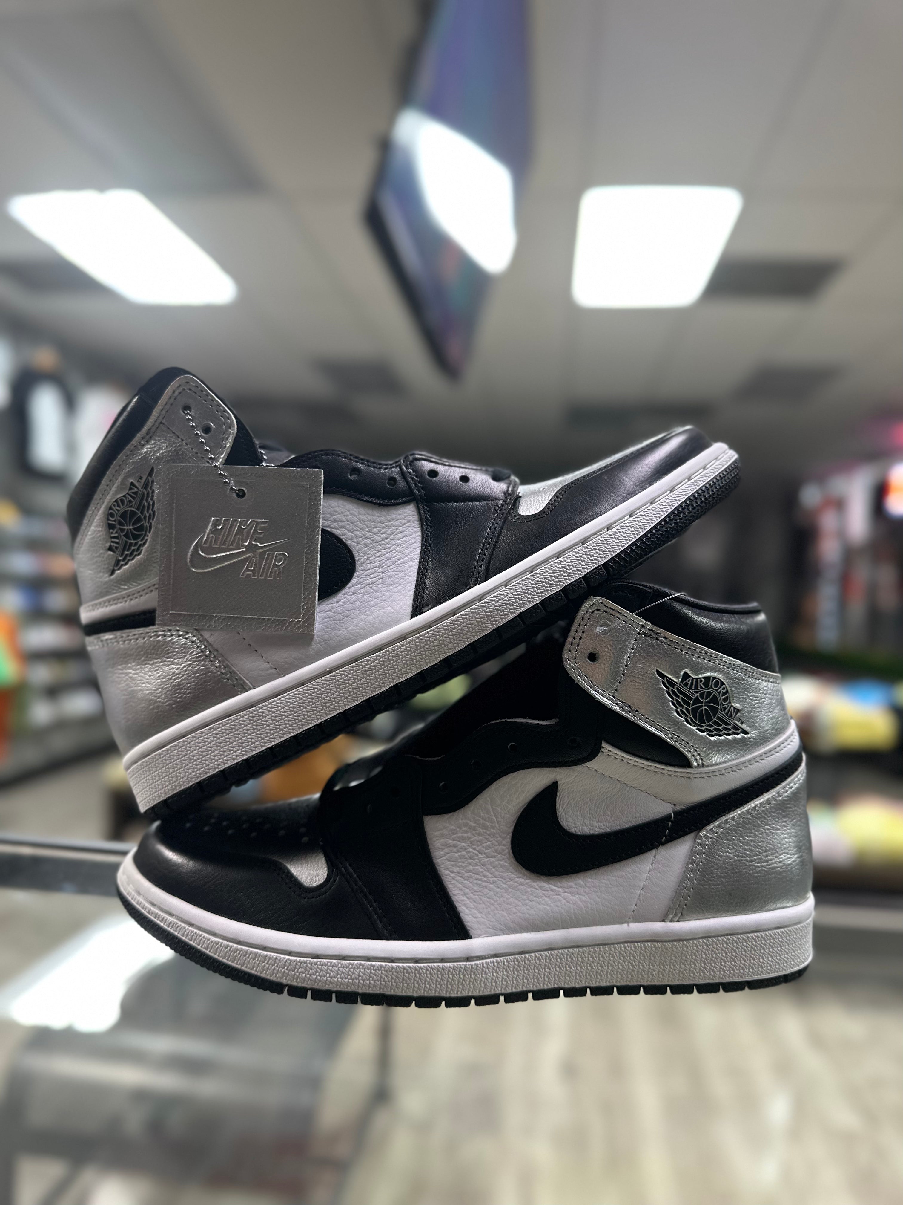 Air Jordan 1 "Silver Toe"